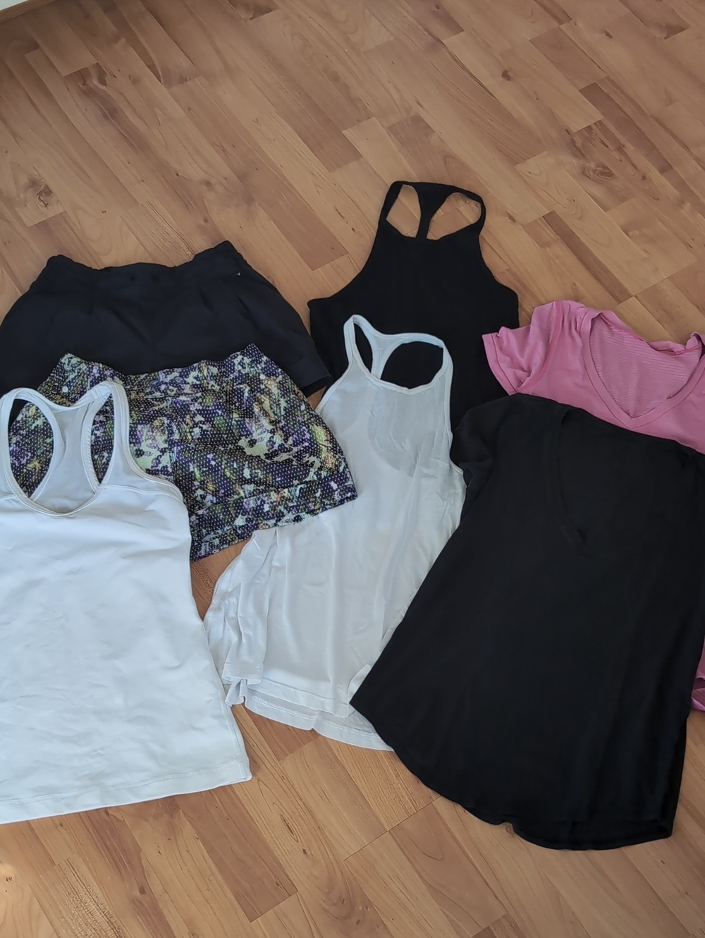 Lululemon Tank Shorts Tee Set Bundle Of 7 Size 4 S